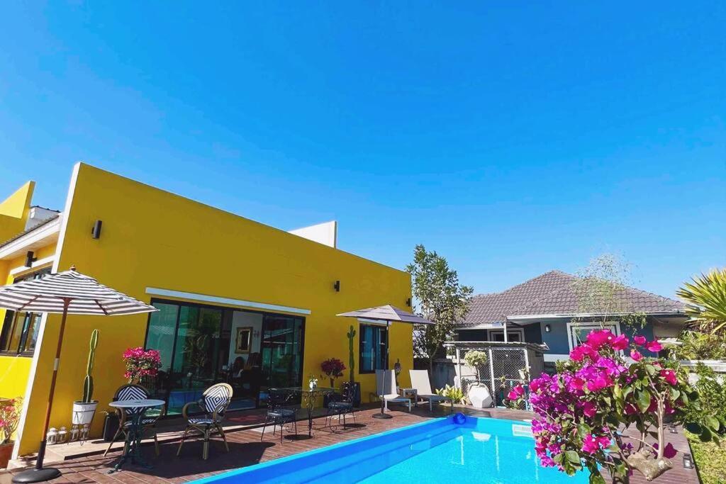 Colorful Pool Villa, Chiang Rai, Thailand Kültér fotó