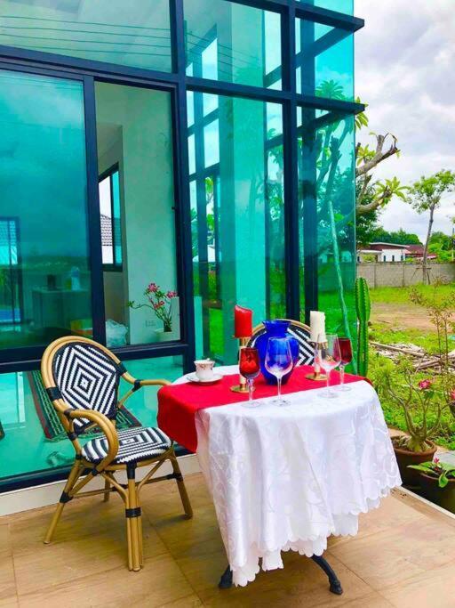 Colorful Pool Villa, Chiang Rai, Thailand Kültér fotó